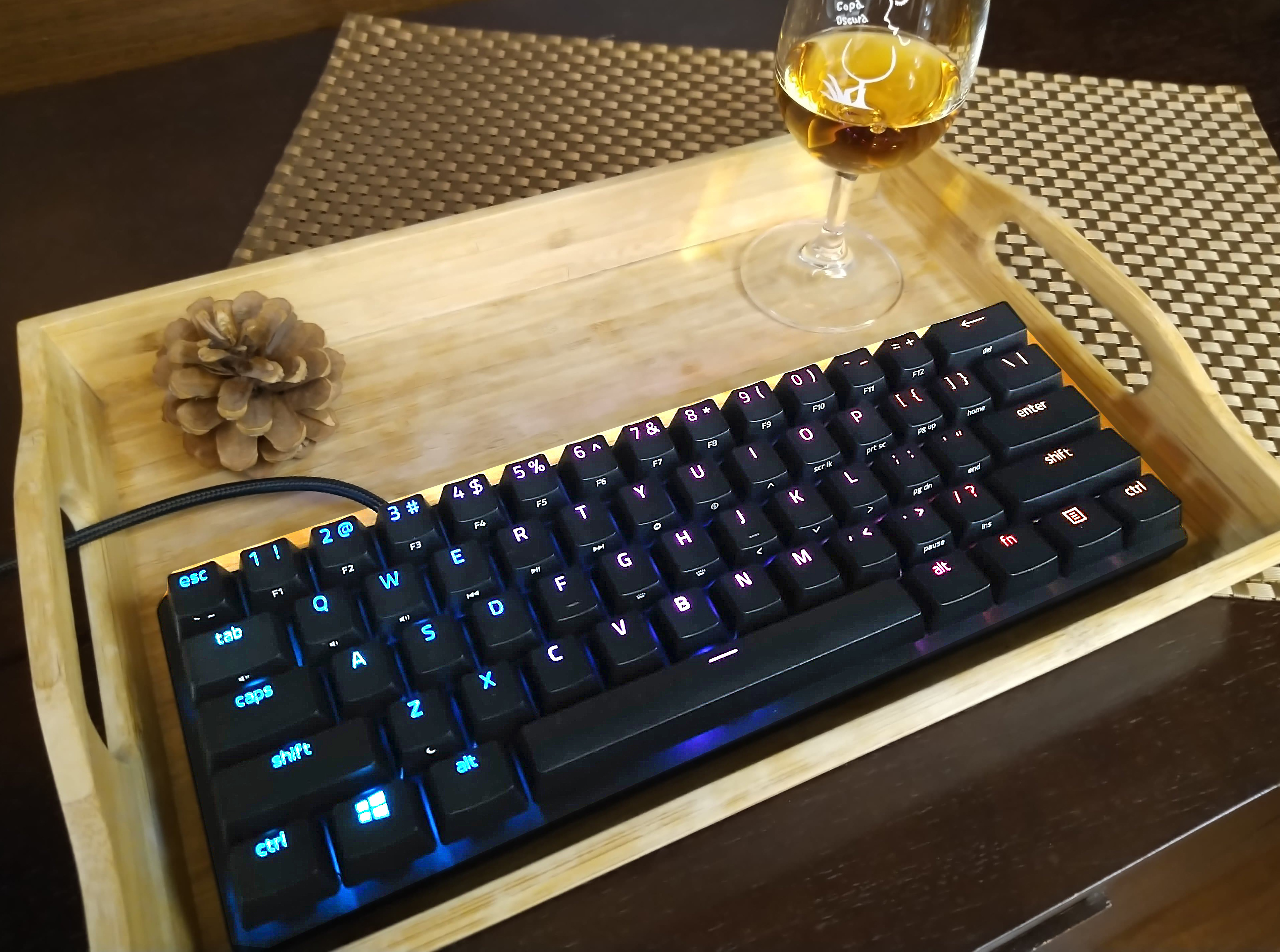今晚我想來碗雷蛇Razer獵魂光蛛迷你版60%，深度開箱雷蛇第一把迷你鍵盤