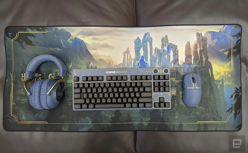 Logitech G 與《英雄聯盟》聯名禮盒開箱